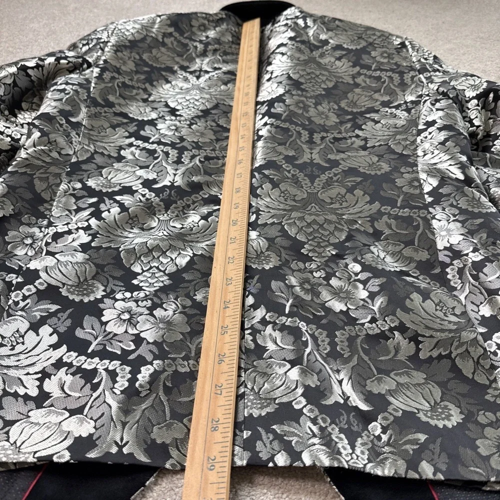 Kilburne Finch Formal Wear Floral Tuxedo Jacket Size 42R Silver Black